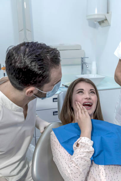 Best Cracked Tooth Emergency Dentist  in Wellman, IA